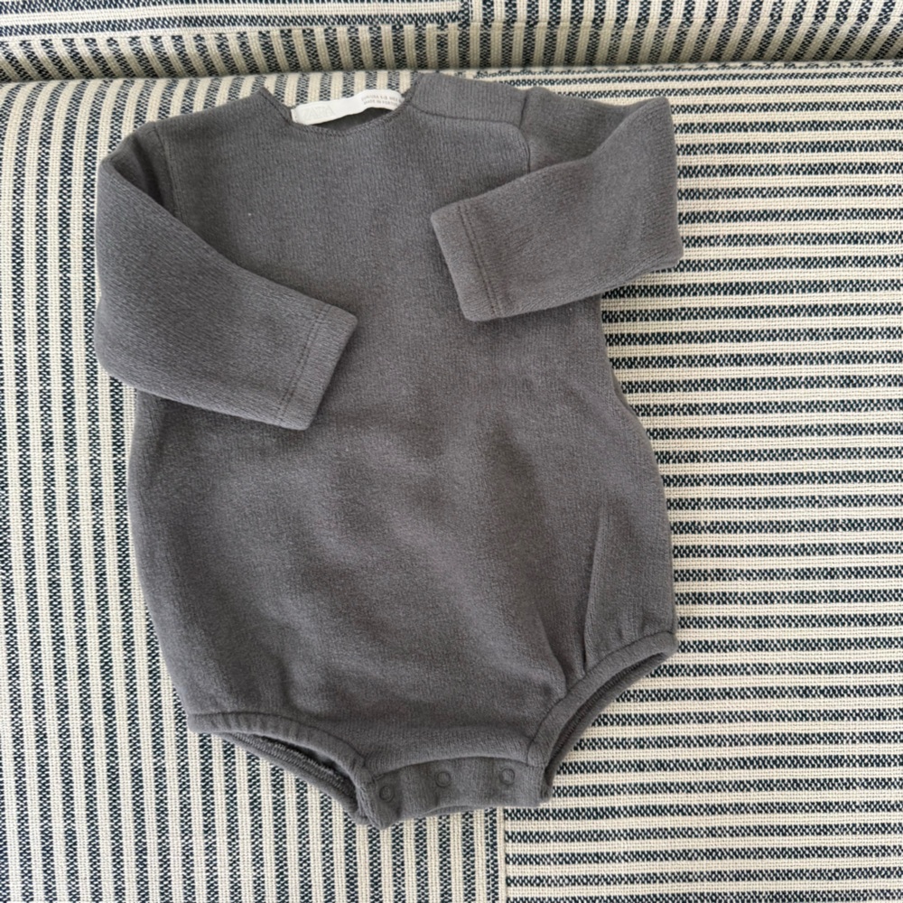 Zara Baby Onesies and Sweaters Bundle - Picture 5 of 5
